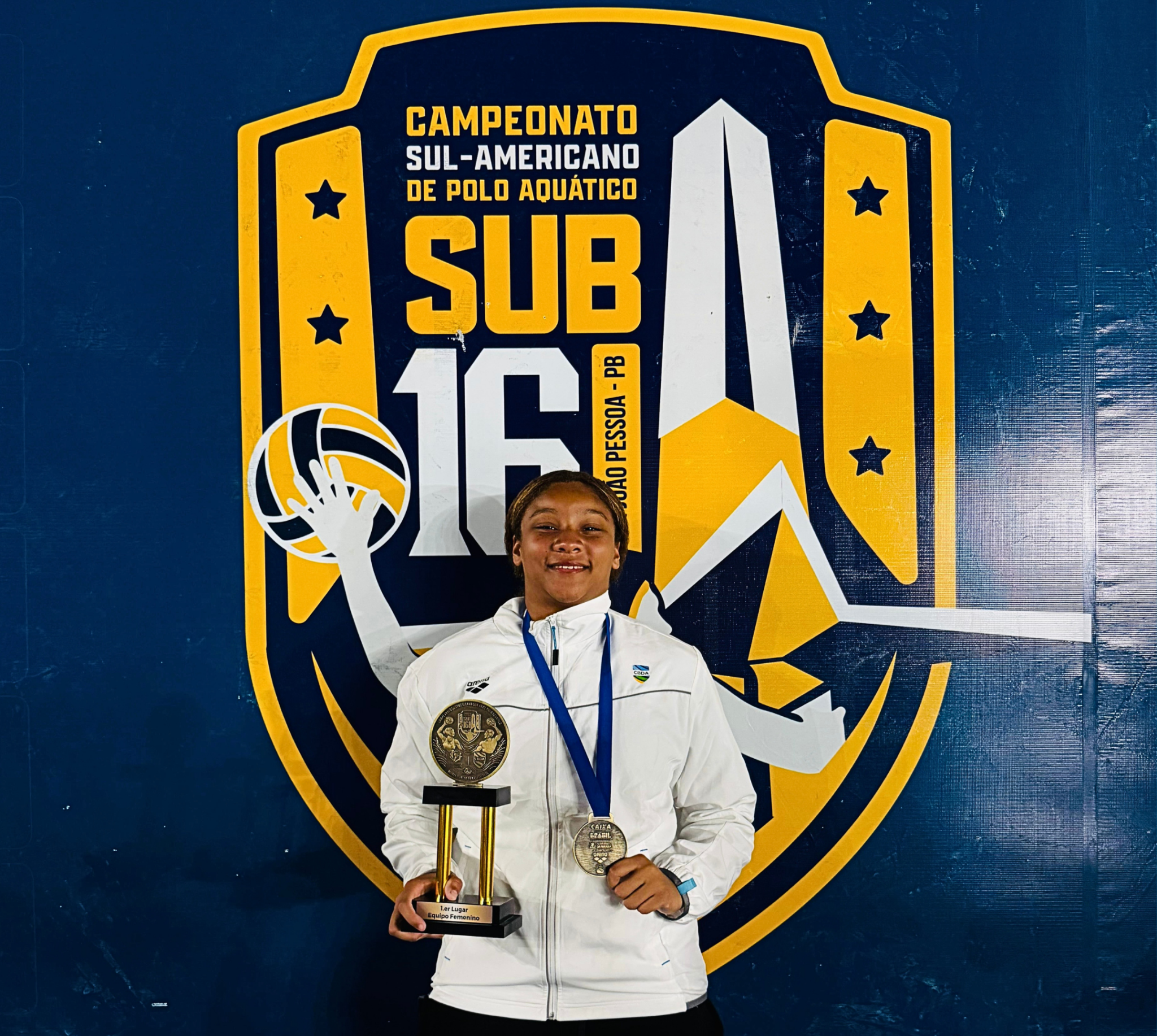 1º atleta formada pelo Rio Aquatics Campeã sul-americana